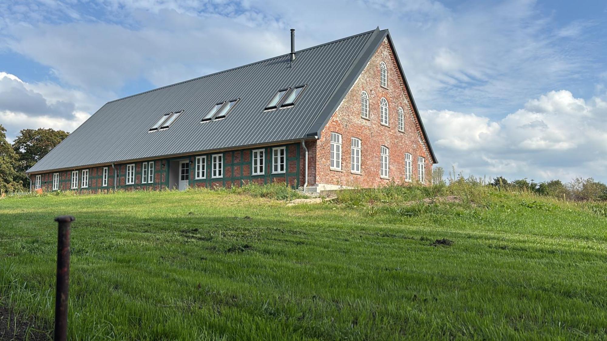 Niedersaechsisches Hallenhaus Im Modernen Gewand 利林塔尔 外观 照片
