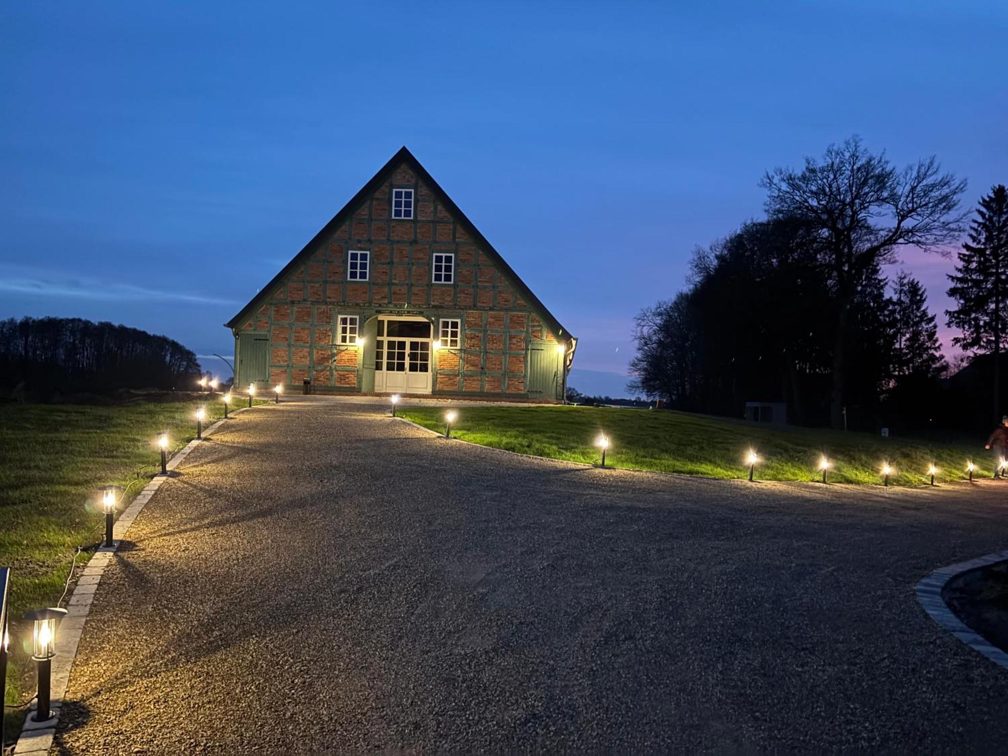 Niedersaechsisches Hallenhaus Im Modernen Gewand 利林塔尔 外观 照片
